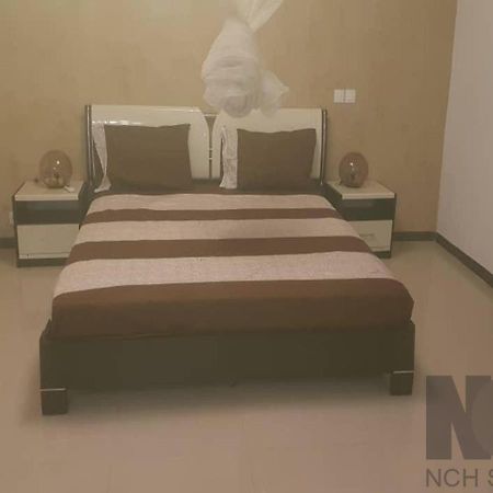 Saly - Villa Kage 6 Chambres -Clim-Wifi-Eau Chaude-Billard-Babyfoot-Ping Pong-Canal - Electricite Non Comprise 外观 照片