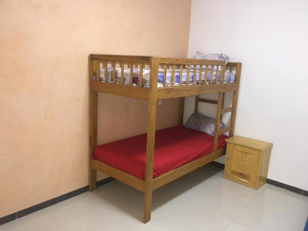 Saly - Villa Kage 6 Chambres -Clim-Wifi-Eau Chaude-Billard-Babyfoot-Ping Pong-Canal - Electricite Non Comprise 外观 照片